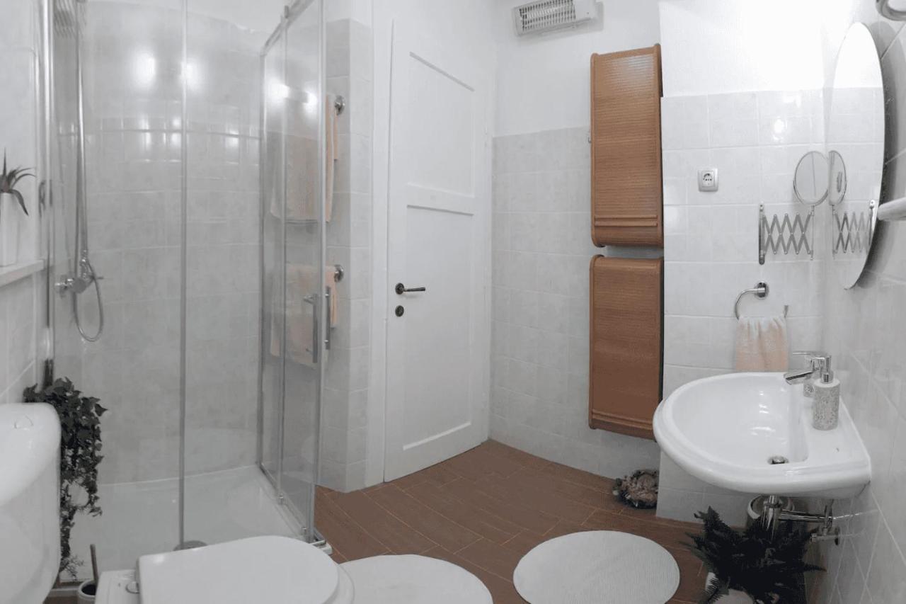 Beach Apartment Butterfly With Sea View สปลิท ภายนอก รูปภาพ